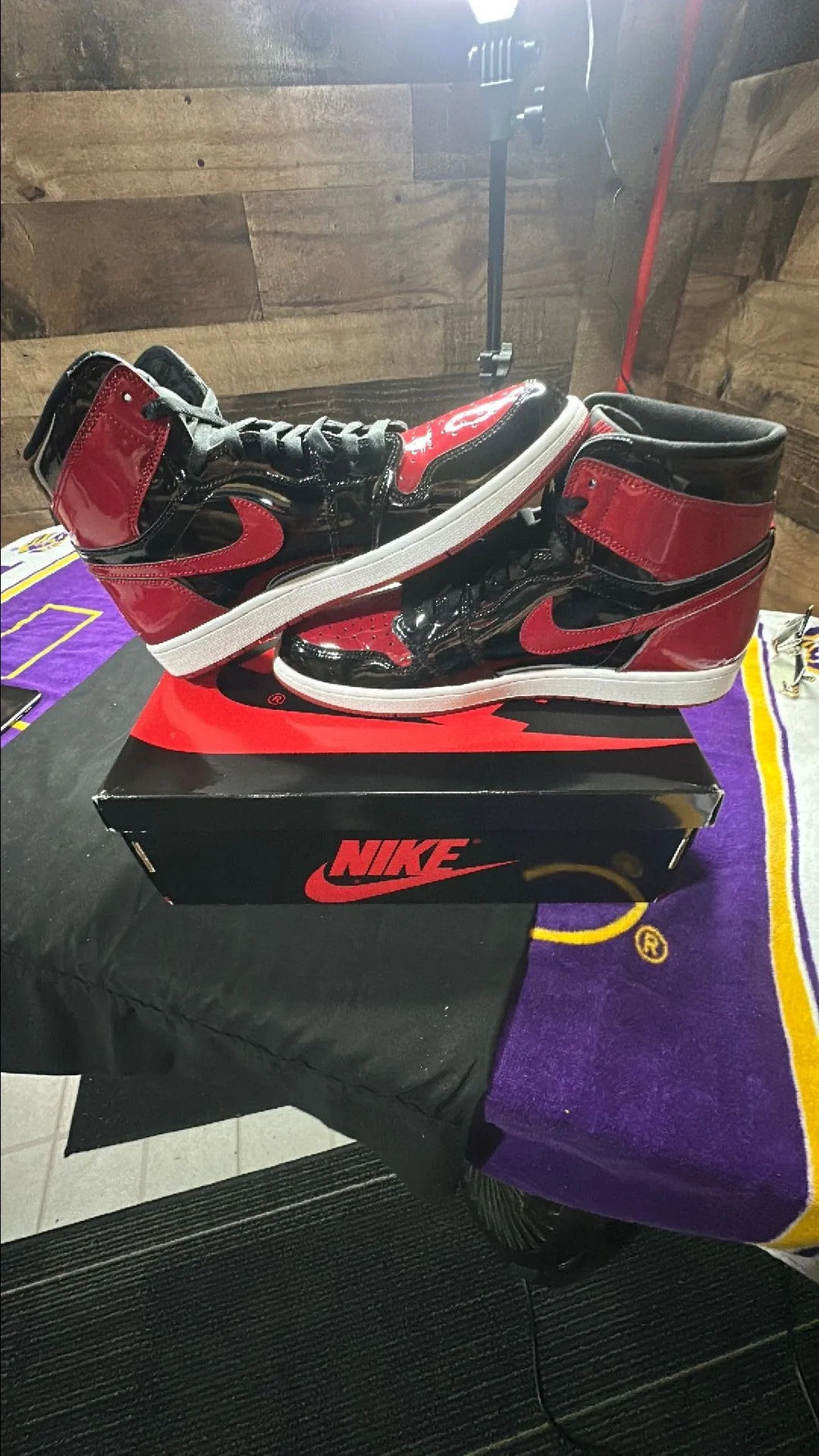 Jordan 1 Retro High OG Patent Bred 5