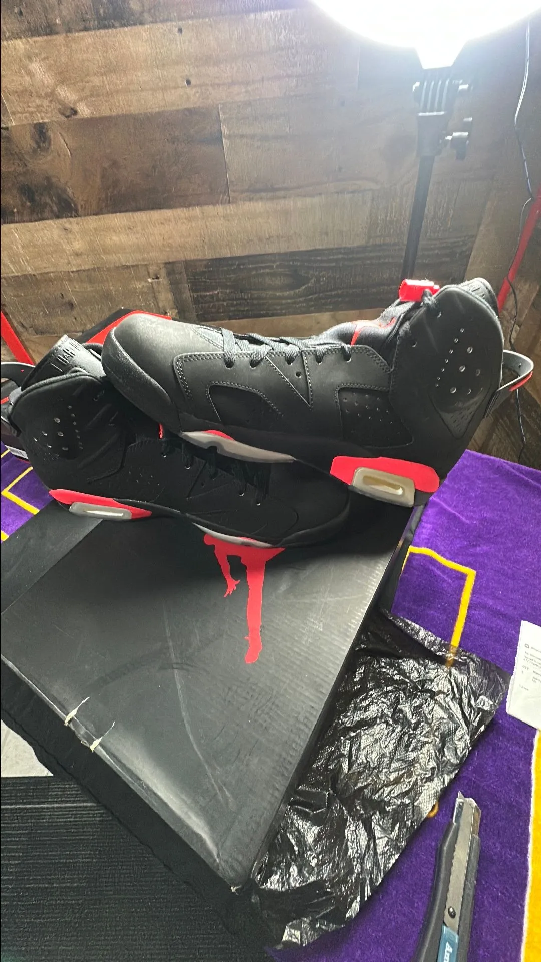 Jordan 6 Retro (Infrared Black)